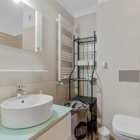 Relax New Uverturii Bükreş