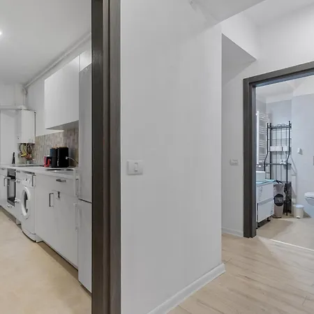 Relax New Uverturii Bükreş