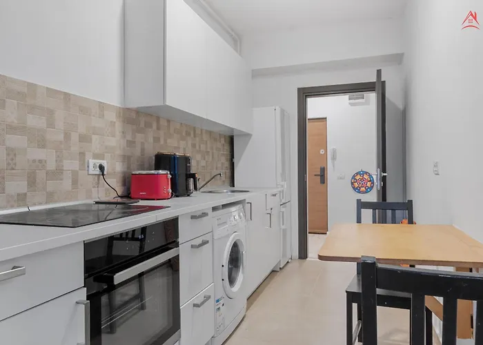 Relax New Uverturii * 布加勒斯特